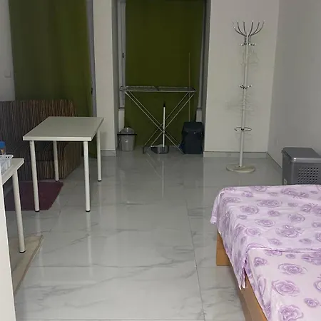 Joes Court Apartment Santa Vennera Exterior photo