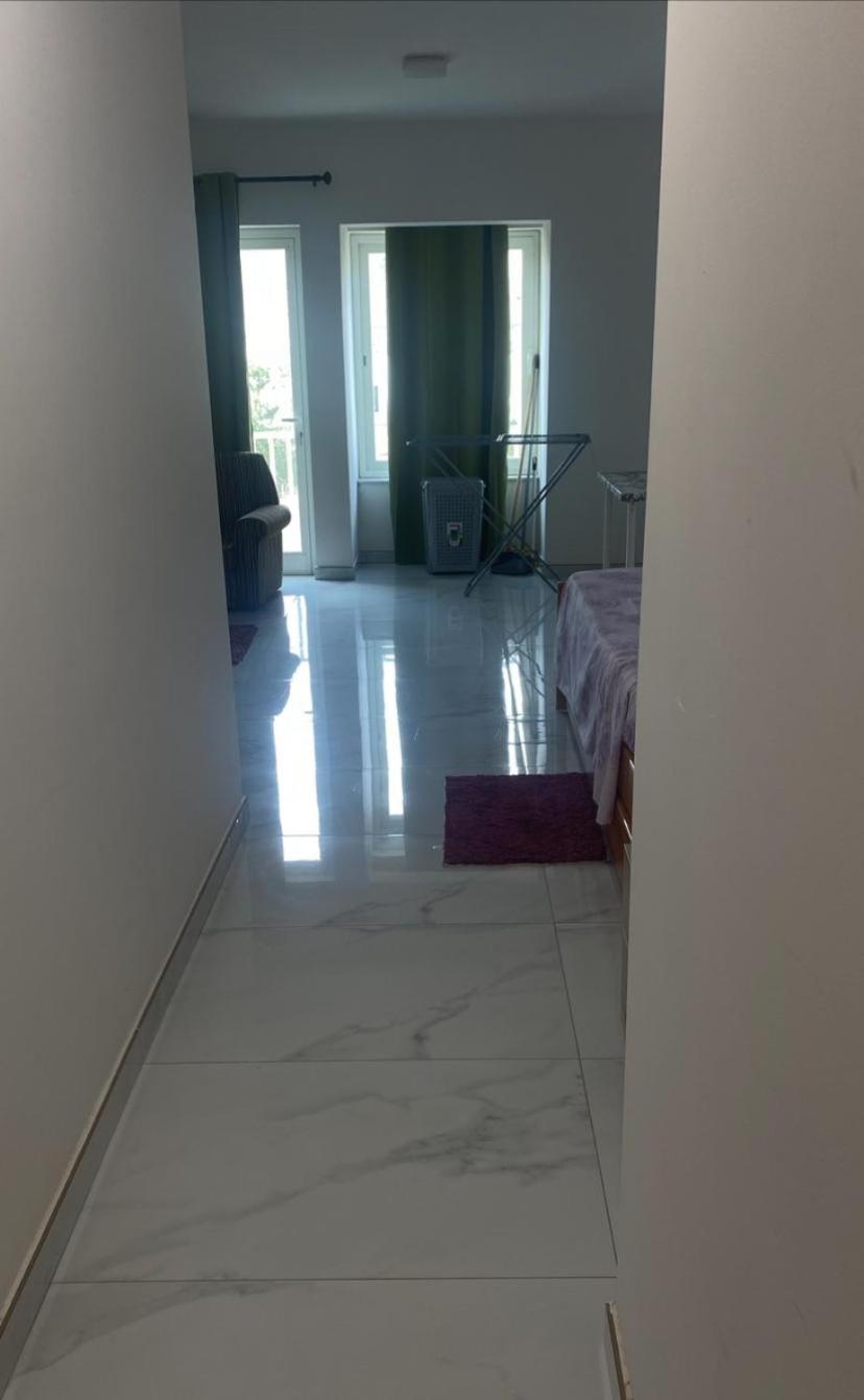 Apartamento Joes Court Santa Vennera